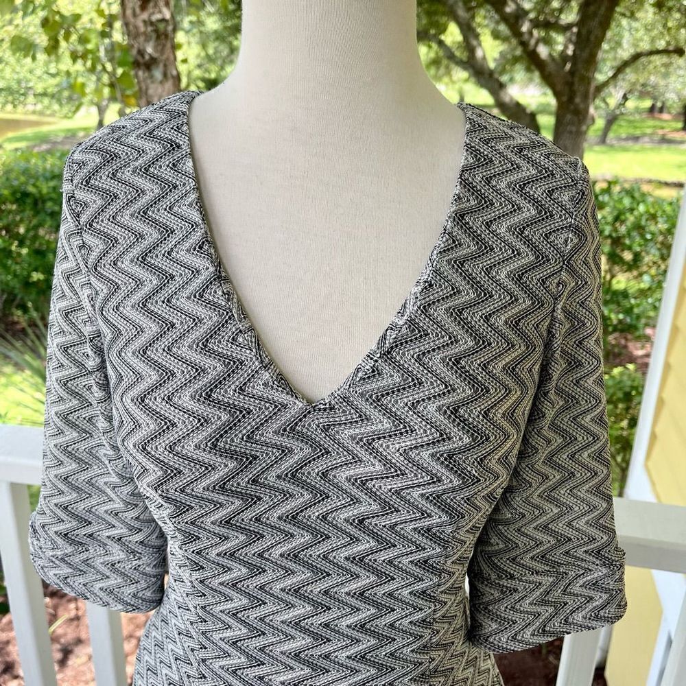 Ellie Kai Chevron Stripe Dress - Picture 3 of 6